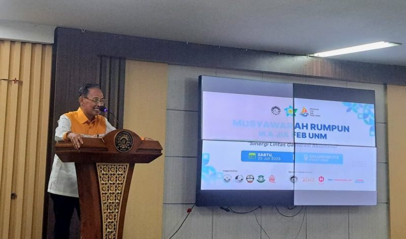 Sambutan Wakil Ketua Dewan Pengurus Komisariat DPK IKA JIA FEB UNM, (Foto: Ratna Wulandari)