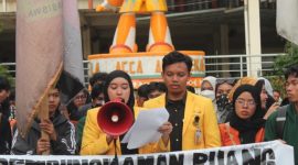 Potret Lembaga Kemahasiswaan (LK) UNM saat Aksi Demonstrasi, (Dok. Profesi)