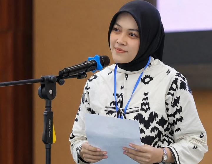 Potret Nurhikmah Peraih Juara 1 Baca Puisi Kategori Putri (Foto: Ist).