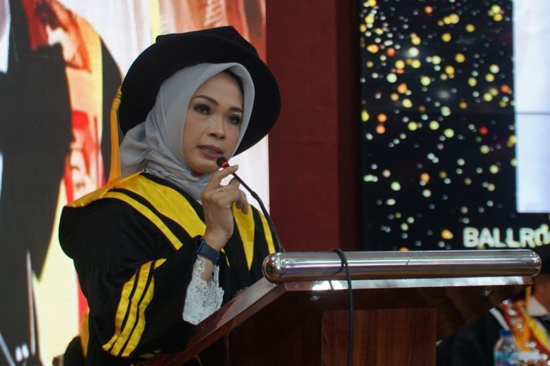 Potret Andi Aslinda, Wakil Rektor Bidang Akademik UNM, (Foto: Int.)